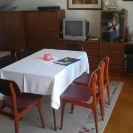 Apartamento Mit Wunderschoenen Panoramablick Zum Meer Und Marina