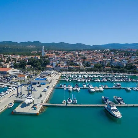 Mit Wunderschoenen Panoramablick Zum Meer Und Marina *