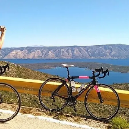 Mit Wunderschoenen Panoramablick Zum Meer Und Marina Διαμέρισμα *